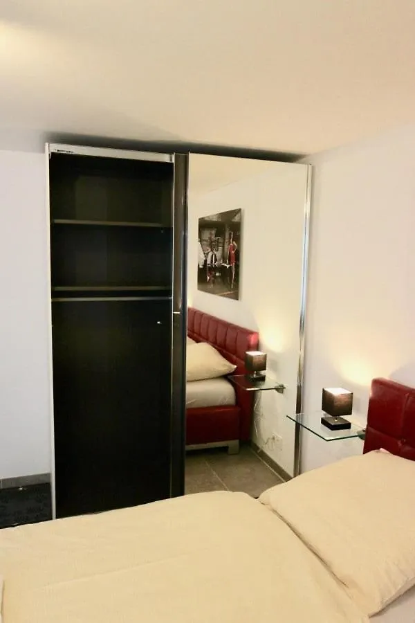 Komfort Oase Mit Klimaanlage, Terrasse Und Whirlpool Stuttgart