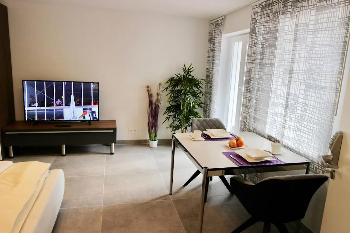 Komfort Oase Mit Klimaanlage, Terrasse Und Whirlpool Stuttgart 0*,  Alemania